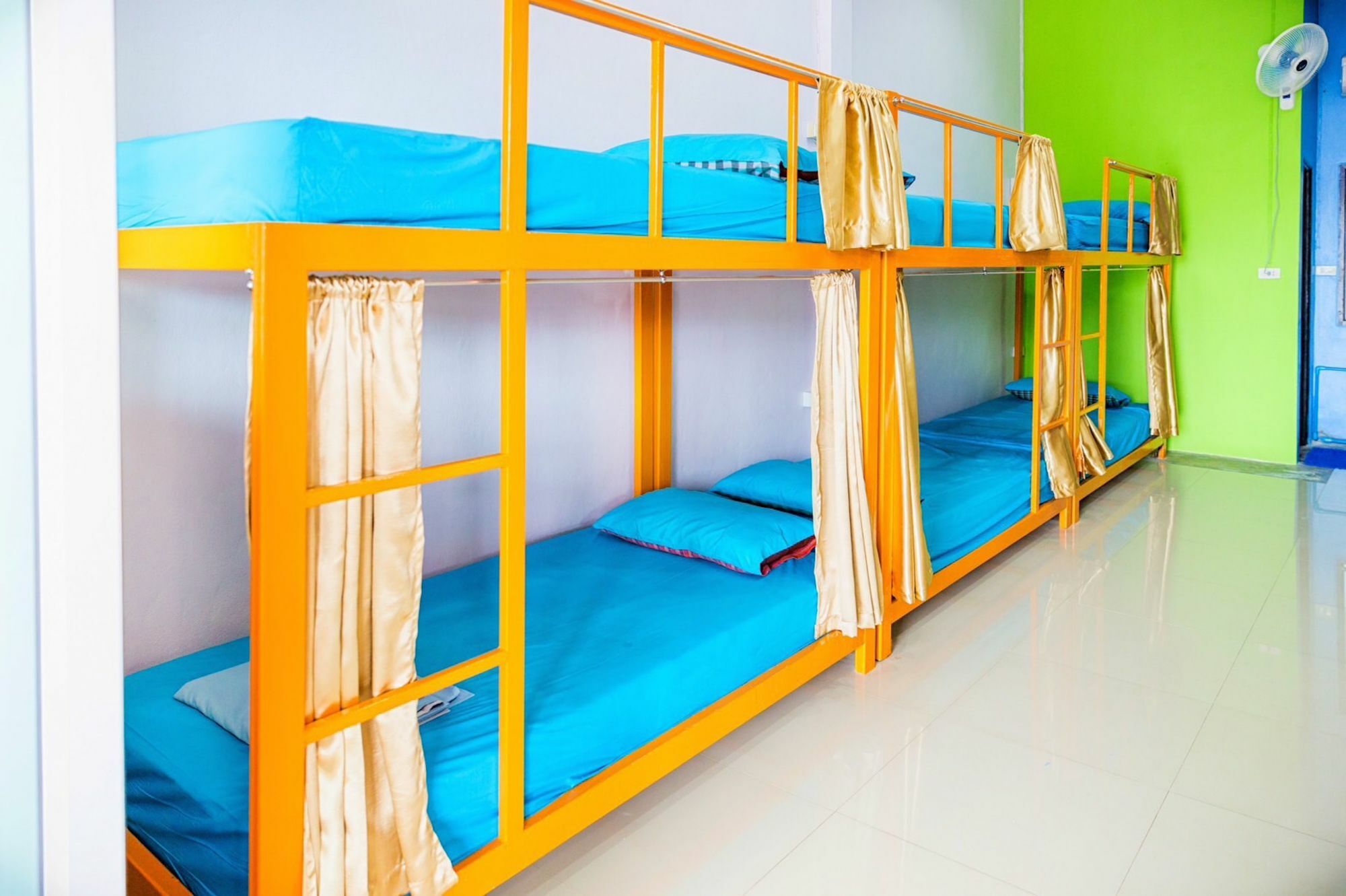 Railway Hostel (Adults Only) Csumphon Kültér fotó